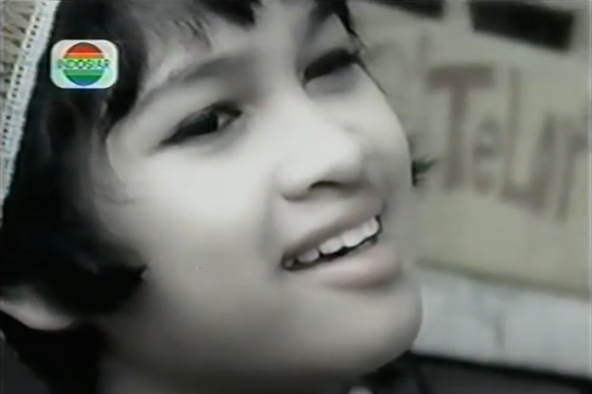 Potret awal karier 10 penyanyi solo wanita, Agnez Mo menggemaskan