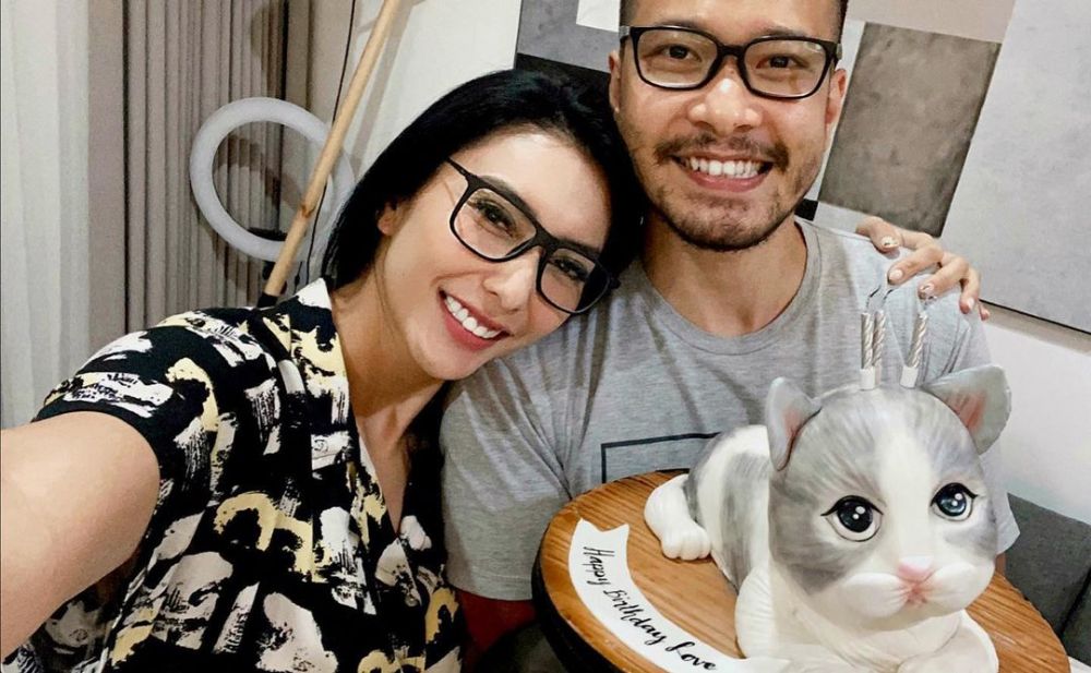 Tak banyak yang tahu, 11 seleb ini menikah dengan teman sekolah