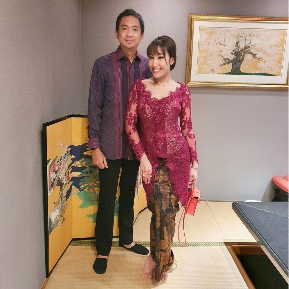 Tak banyak yang tahu, 11 seleb ini menikah dengan teman sekolah