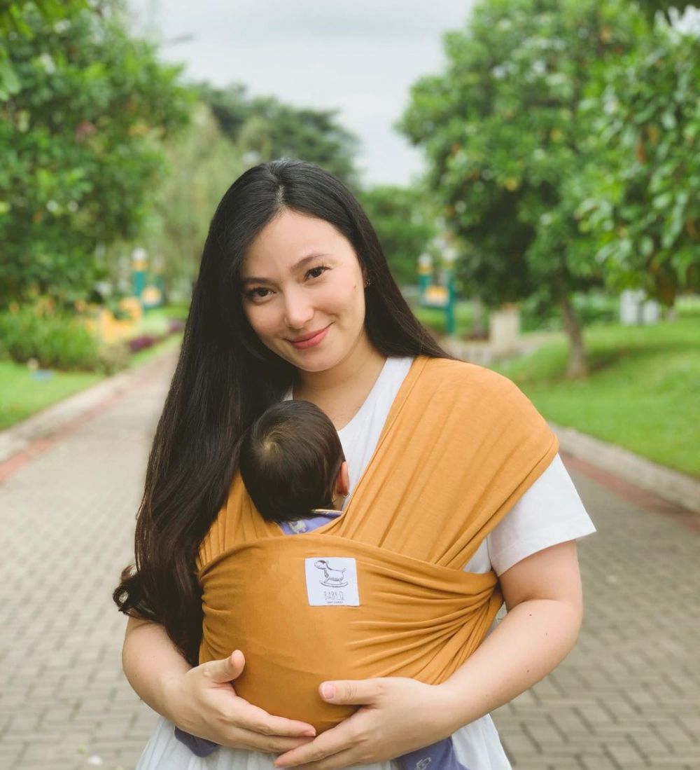 Turun 15 kg, 9 potret Asmirandah usai melahirkan ini tuai pujian