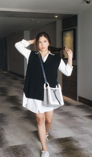 Ketegaran 5 artis kehilangan orang tua saat sibuk syuting sinetron