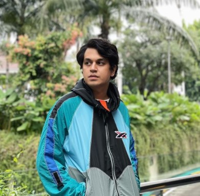 Ketegaran 5 artis kehilangan orang tua saat sibuk syuting sinetron