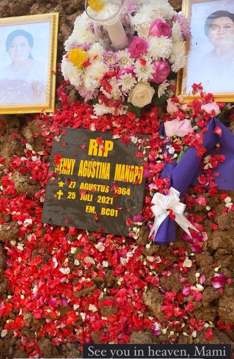 7 Momen pemakaman Henny Manopo, tangis Amanda Manopo pecah