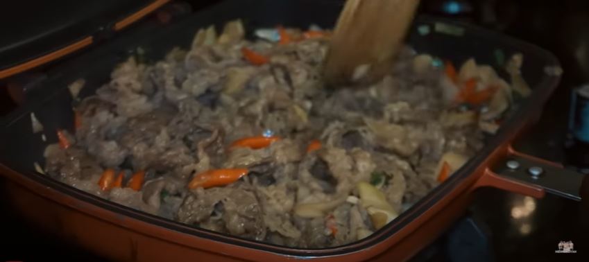 Masakan Korea ala 7 seleb ini bisa jadi teman nonton drama