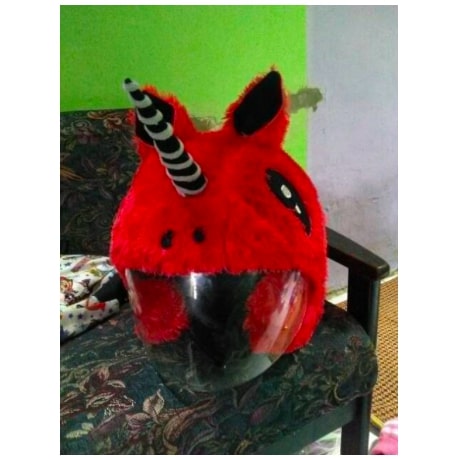 25 Potret lucu helm ini nyelenehnya bikin pengendara tersenyum