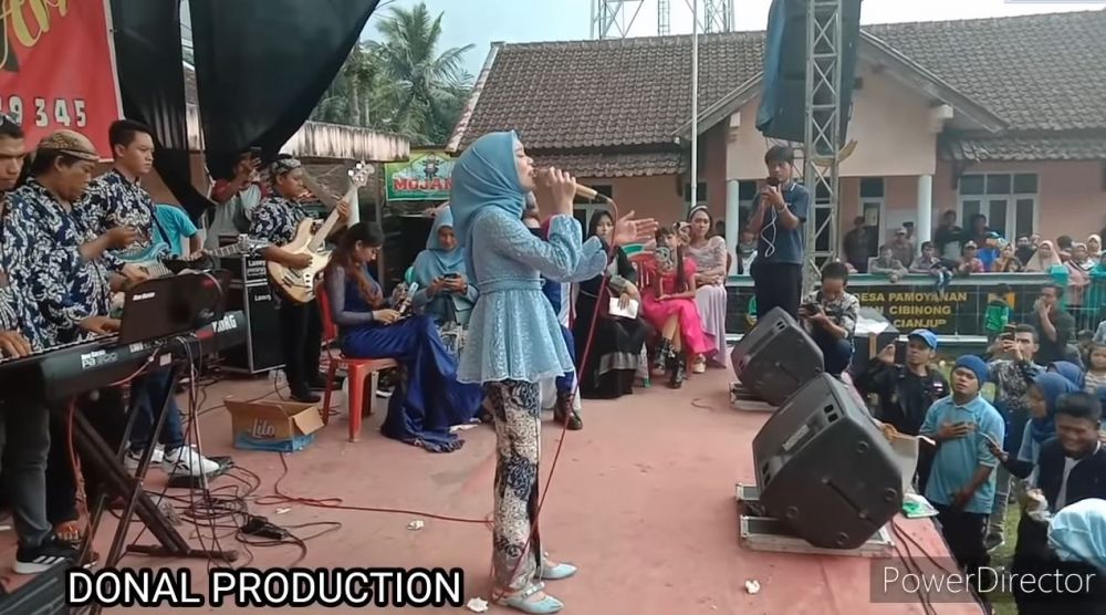 9 Momen Lesty Kejora nyanyi di pernikahan, berasa nonton konser