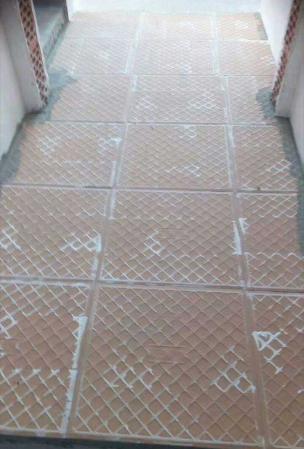 13 Potret lucu lantai rumah ini absurdnya bikin lihat dua kali