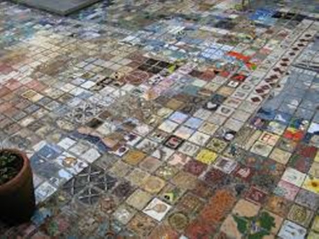 13 Potret lucu lantai rumah ini absurdnya bikin lihat dua kali