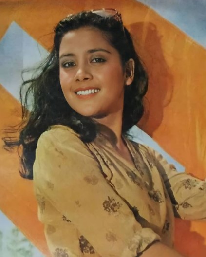 7 Potret Lydia Kandou jadi model kalender 80-an, cantiknya natural