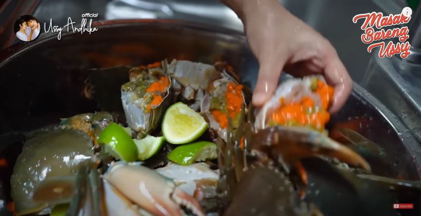Tips memasak seafood ala 7 seleb, bikin bau amis hilang