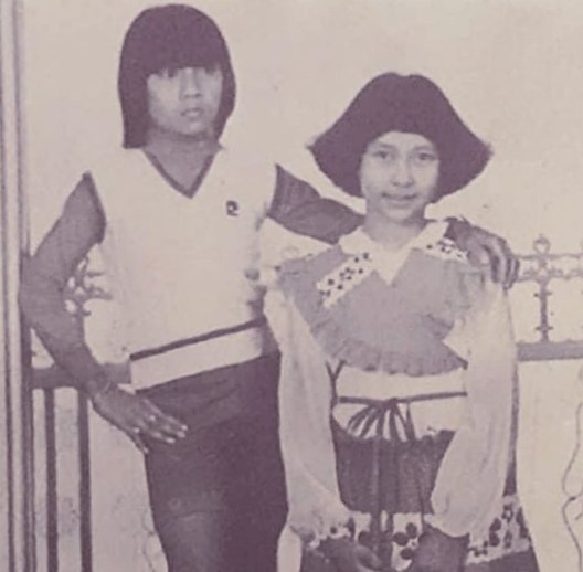 9 Foto persahabatan Ira Maya Sopha dan Adi Bing Slamet, awet 45 tahun