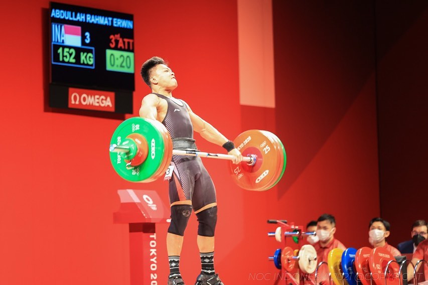 Rahmat Erwin Abdullah, lifter 20 tahun raih perunggu Olimpiade Tokyo