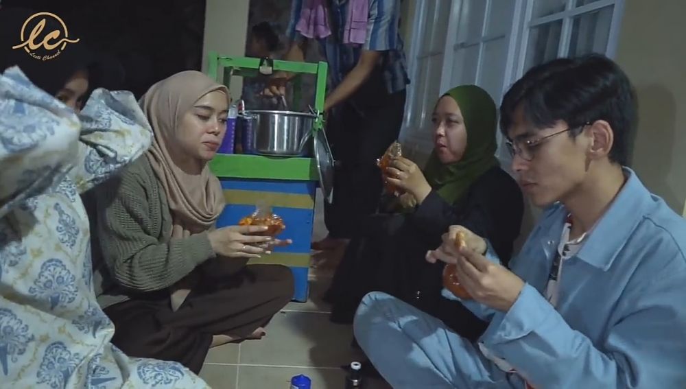 9 Momen Lesty Kejora pulang ke kampung halaman, nostalgia masa kecil