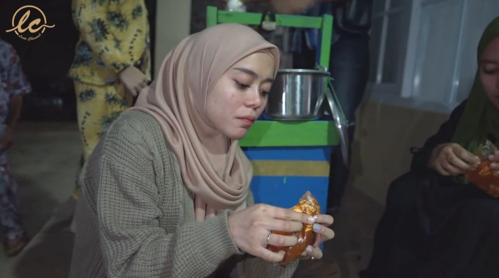 9 Momen Lesty Kejora borong jajanan SD, langganan belasan tahun