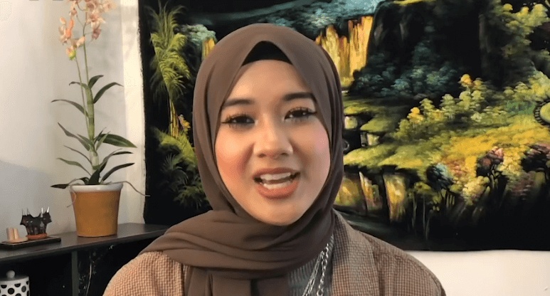 9 Potret Alya Lawindo, gadis Minang jadi guru ngaji di Amerika Serikat