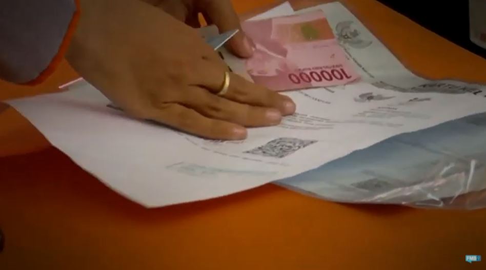 Rincian bantuan sosial selama PPKM, ini cara cek mendapatkannya