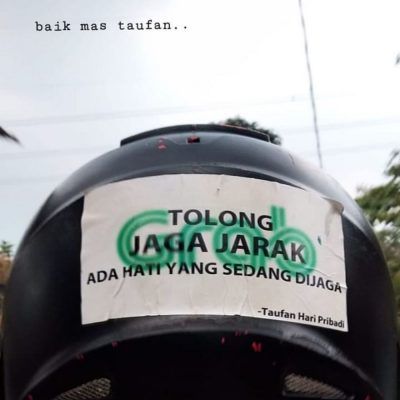 11 Potret lucu driver ojek online lagi kasmaran, bucin abis!