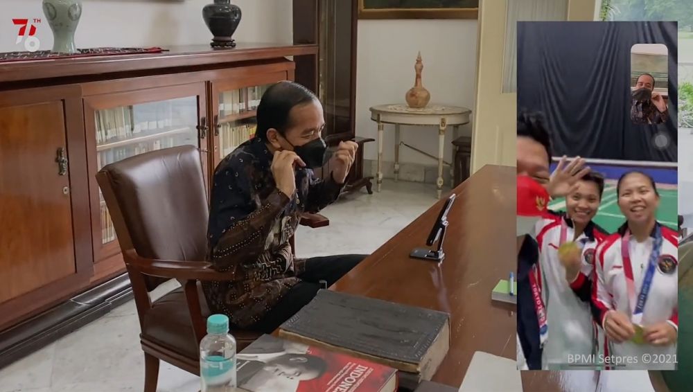 7 Momen Jokowi video call Greysia dan Apriyani, bikin bangga