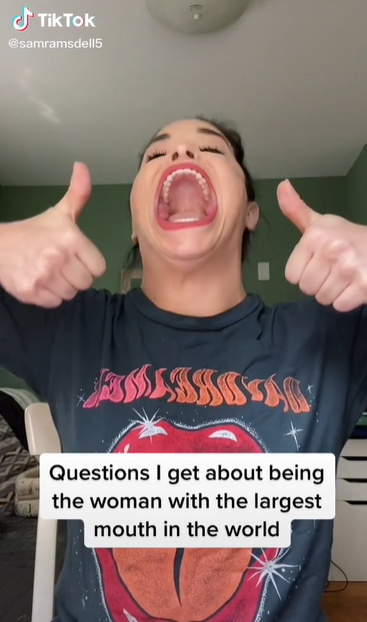Samantha Ramsdell, wanita dengan rekor mulut terbesar di dunia