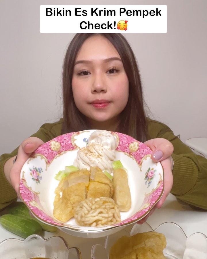 11 Kreasi es krim nyeleneh ala Sisca Kohl, ada rasa pecel lele