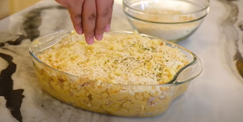 Resep mac and cheese rumahan ala 7 seleb, simpel dan creamy