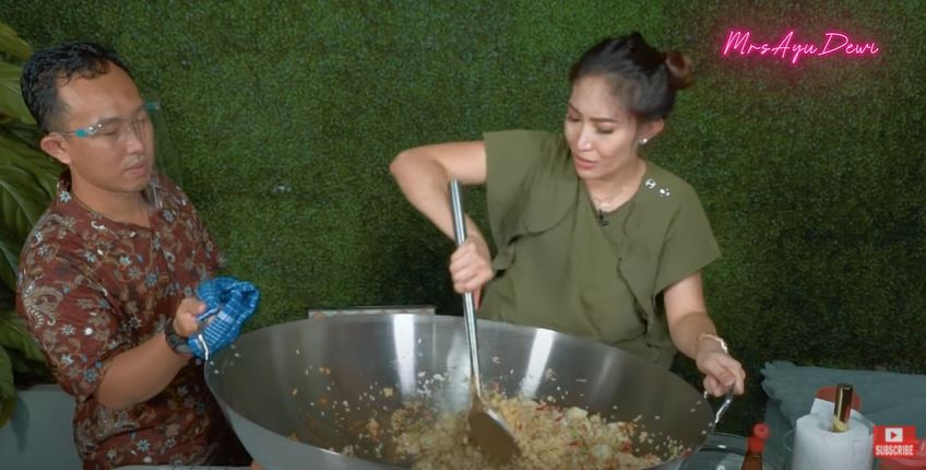 9 Masakan jumbo ala seleb ini bikin melongo, cocok buat kumpul