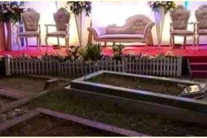 Pesta pernikahan tak biasa, pelaminannya berada di area makam