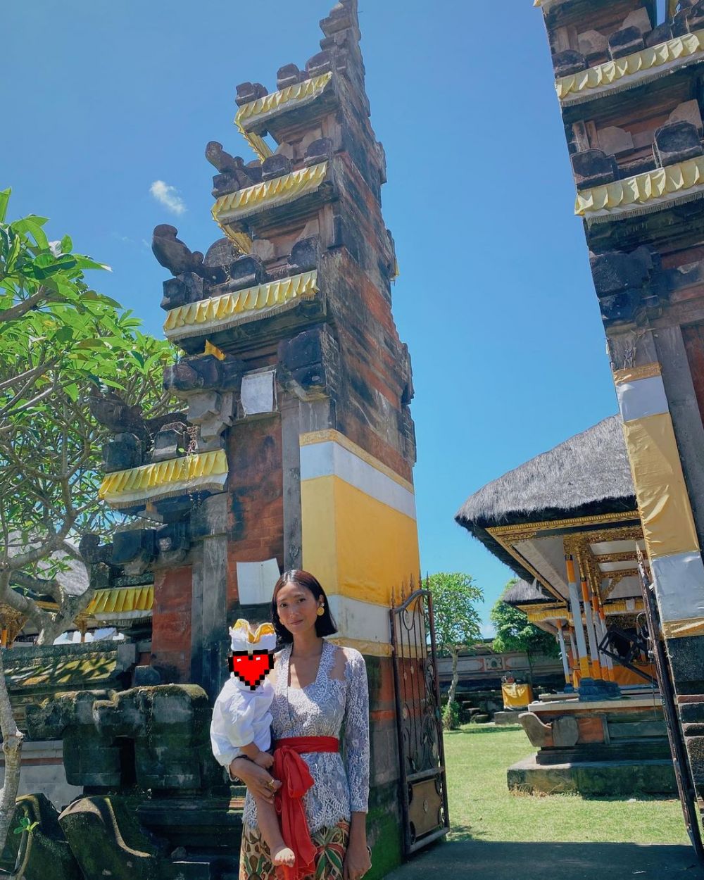 Potret 9 model catwalk pakai baju adat Bali, pesona Luna Maya melejit