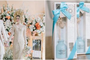 Potret suvenir 11 seleb di momen pernikahan, Dian Pelangi unik