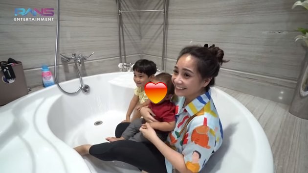 Penampakan kamar mandi 15 aktor, milik Ringgo Agus penuh tanaman