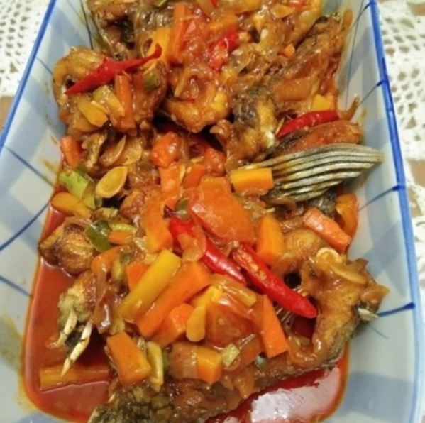 11 Resep gurame asam manis ala restoran, bumbunya nendang abis