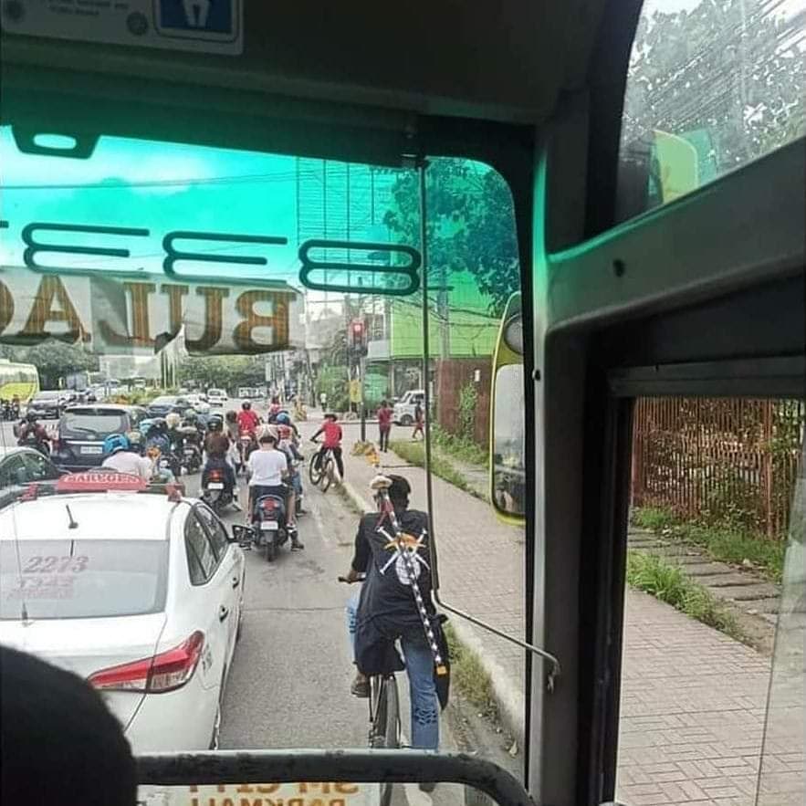 11 Benda lucu dibawa bapak-bapak ini bikin lihat dua kali