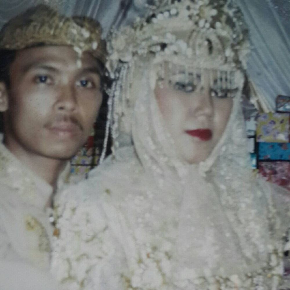 Potret lawas 9 aktor laga saat menikah, curi perhatian