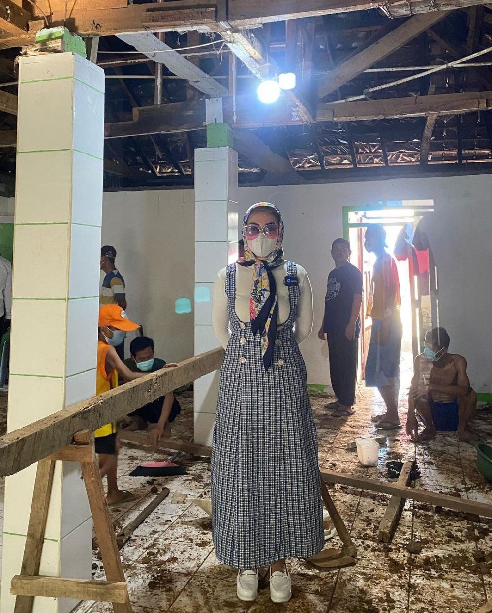 7 Momen Bella Shofie dan suami renovasi musala, tuai pujian
