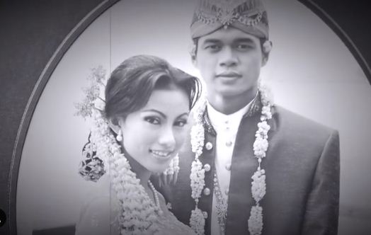 Rayakan anniversary, ini 7 potret lawas pernikahan Bambang Pamungkas