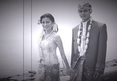 Rayakan anniversary, ini 7 potret lawas pernikahan Bambang Pamungkas