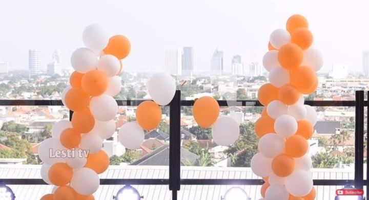 7 Potret lokasi pesta lajang Rizky Billar, meriah dengan nuansa orange