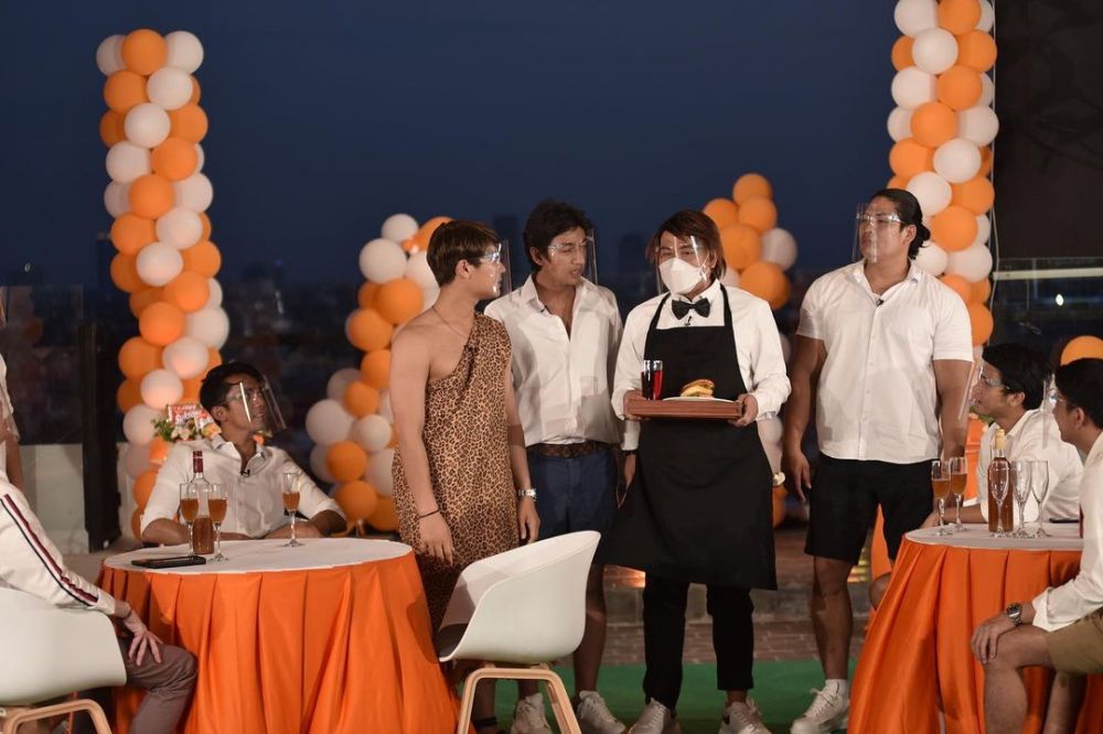 11 Momen meriah pesta bujang Rizky Billar, didandani jadi Tarzan