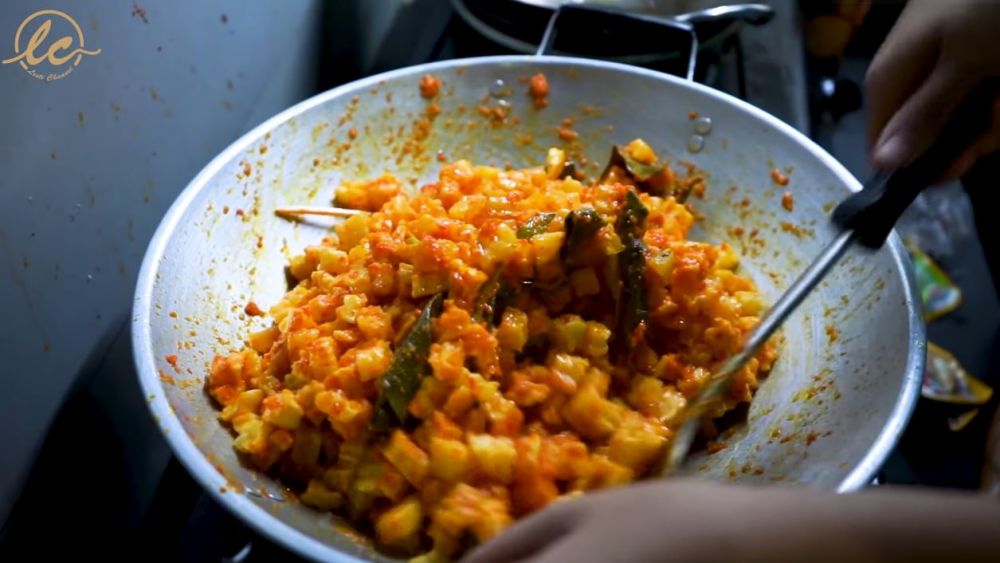 7 Potret hidangan ultah Lesty Kejora, sederhana dan masak sendiri