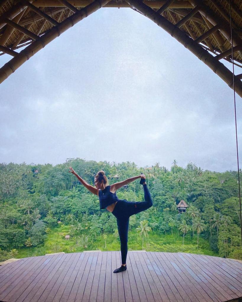 Gaya 9 pedangdut saat yoga, Inul Daratista ekstrem abis