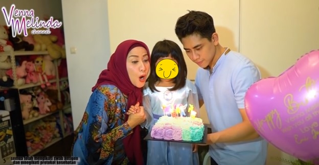 Inspirasi hidangan ultah 11 seleb, Lesty Kejora serba masak sendiri