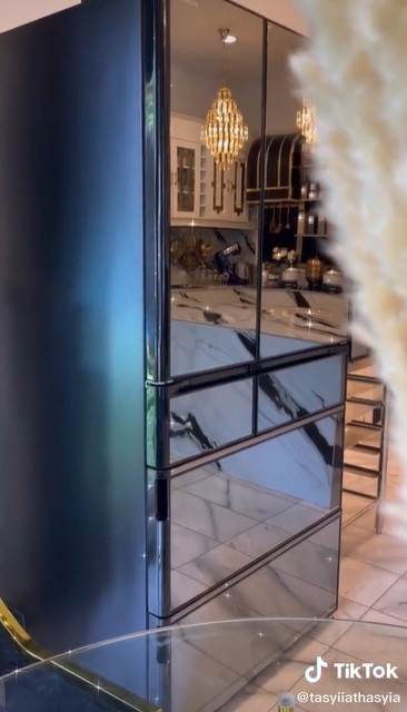 7 Potret penampakan kulkas Tasyi Atasyia, ditaksir Rp 50 juta