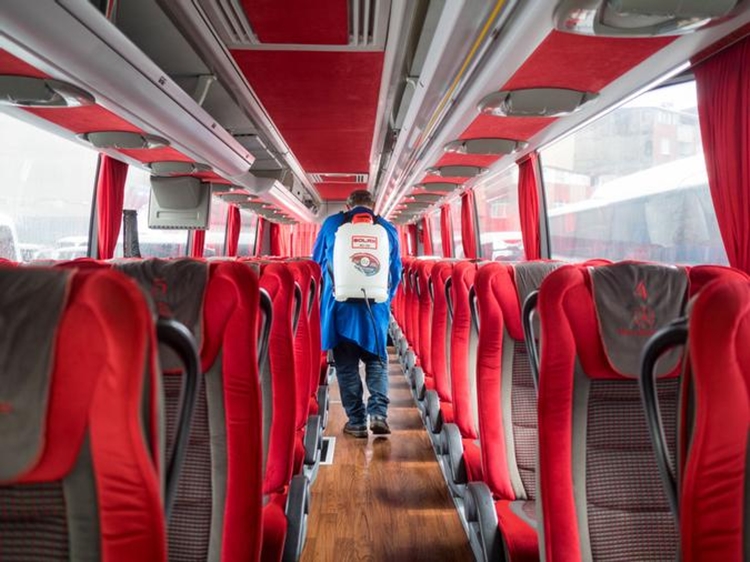 5 Tips nyaman dan aman naik bus selama PPKM