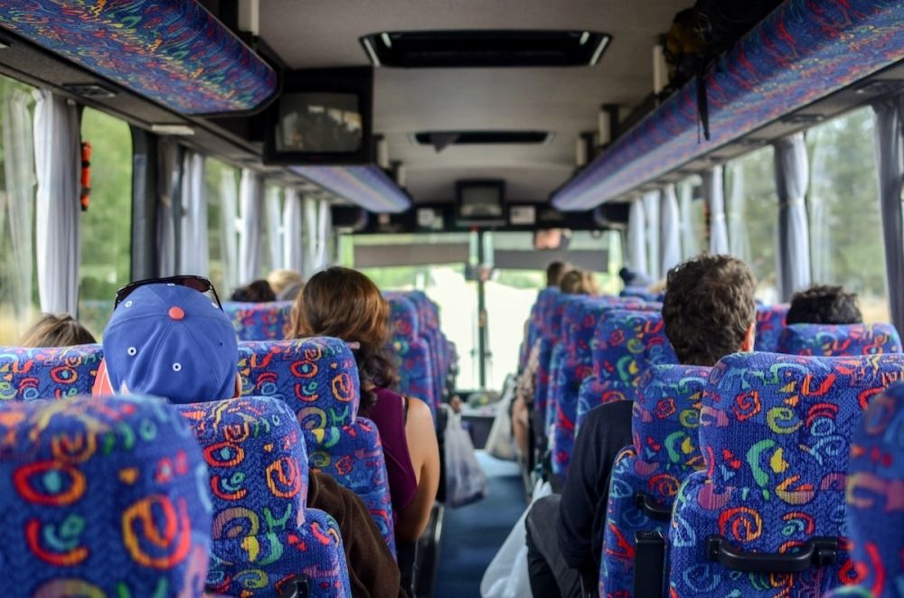 5 Tips nyaman dan aman naik bus selama PPKM