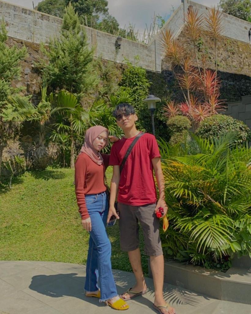 11 Gaya casual Lesty Kejora mengenakan jeans, jadi inspirasi OOTD