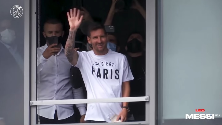 11 Potret hari pertama Lionel Messi di PSG, fans penuhi jalanan Paris