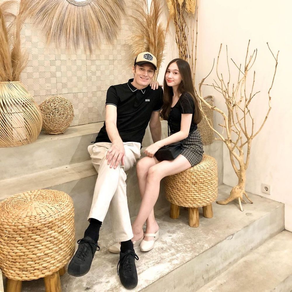 Culun di sinetron, 11 gaya keseharian Laura Moane ini curi perhatian