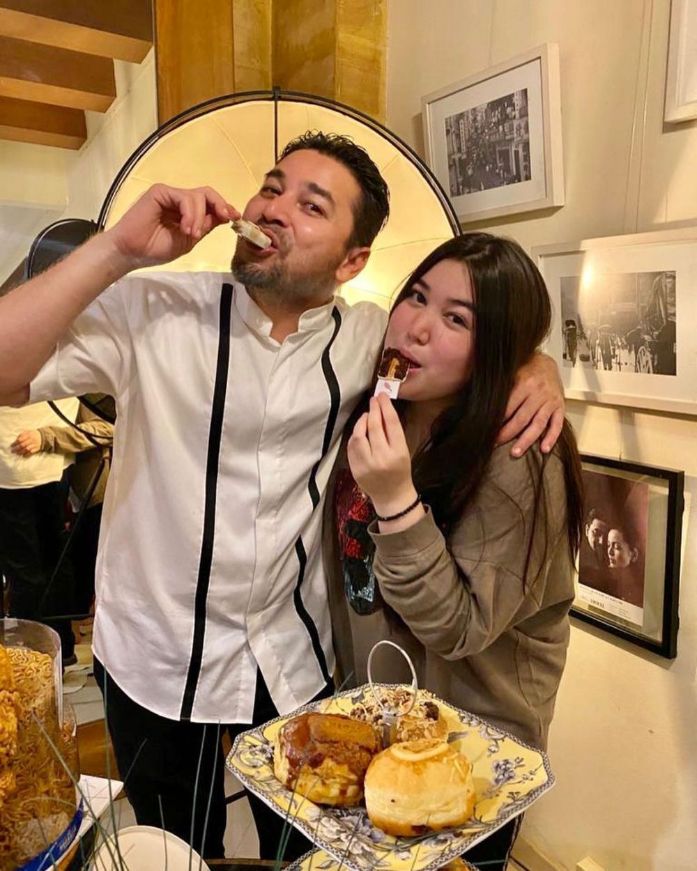 Potret kompak 9 pesinetron langganan peran ayah bareng anak kandung