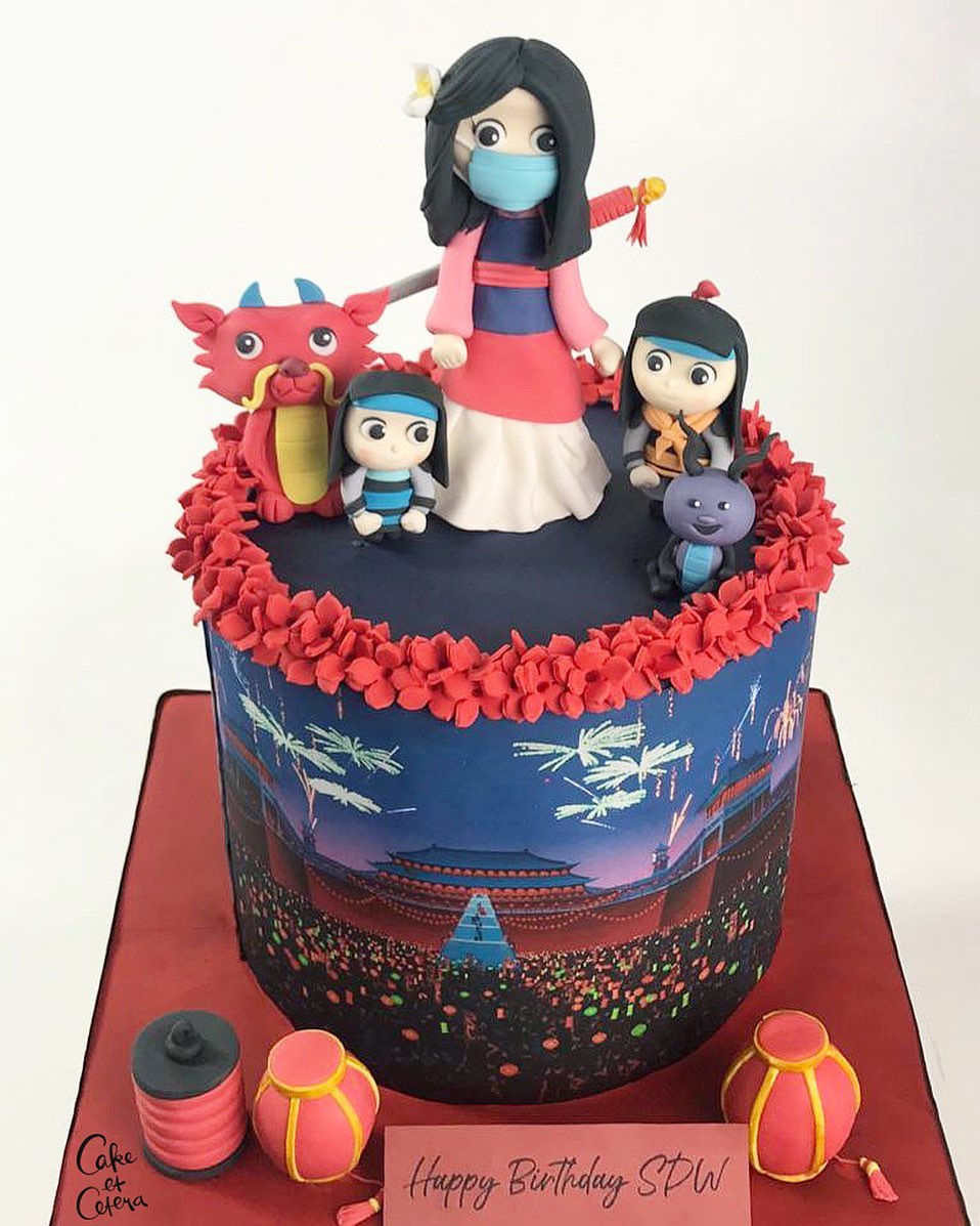 9 Potret kue ultah Sandra Dewi dari tahun ke tahun, bertema Disney