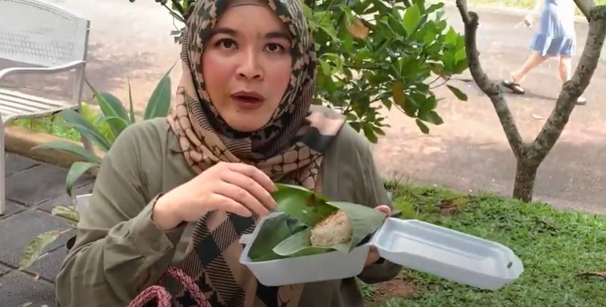 Lama tak terlihat, 11 momen kulineran Ulfa Dwiyanti ini curi perhatian